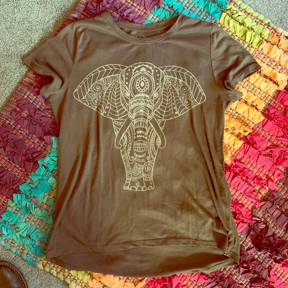 Elephant 🐘 | graphic tee | size L
